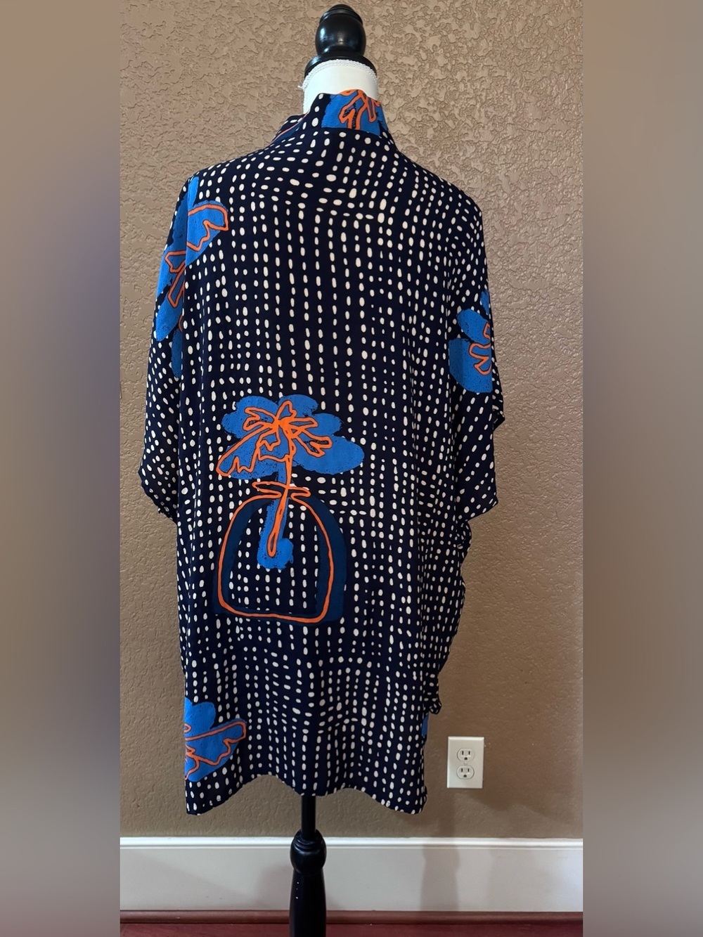 Bel Kazan V Neck  kimono-style Shirt Size S/M - Picture 2 of 7